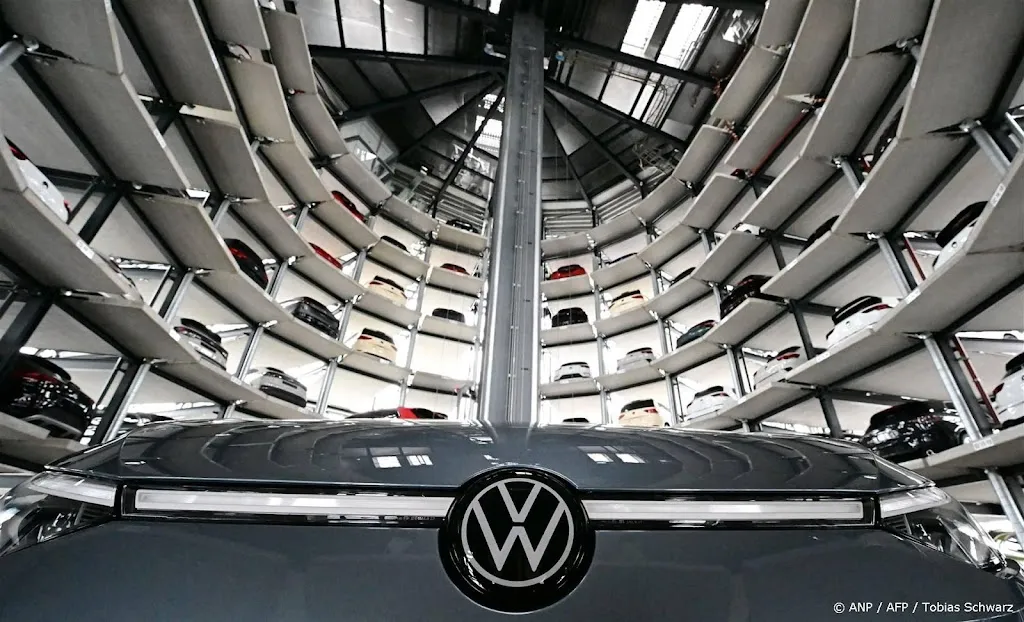 Stakingen in negen van tien Volkswagen-fabrieken in Duitsland