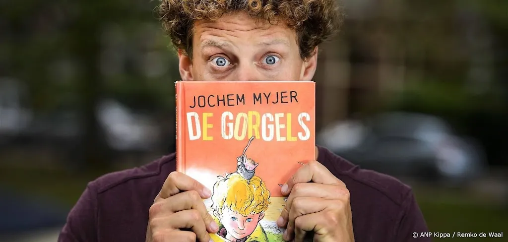 Unicum: Jochem Myjer ontvangt vier prijzen voor Gorgels-boeken