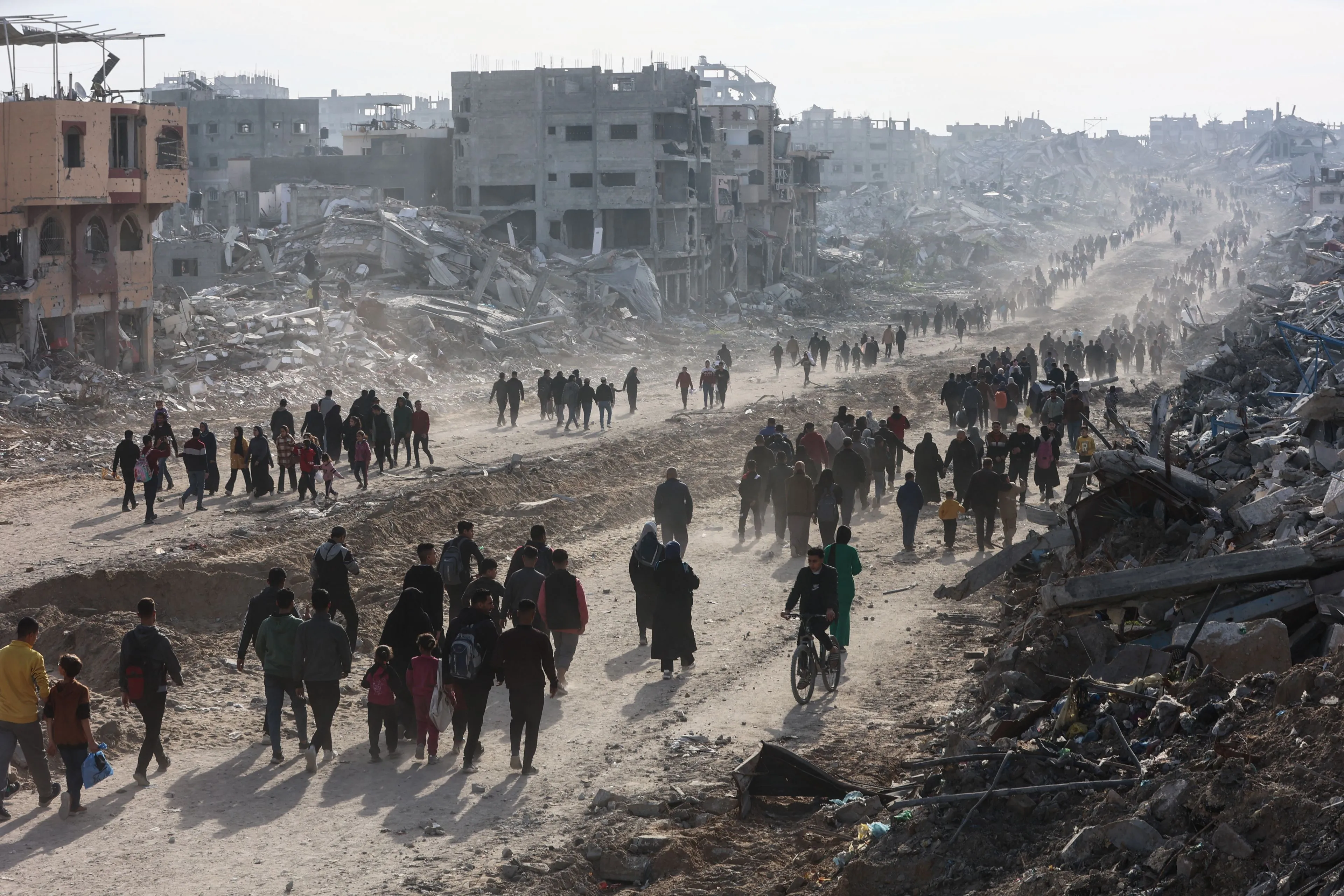 Nieuwe dronebeelden tonen verwoesting in Gaza: 'Het gaat ieder voorstellingsvermogen te boven'