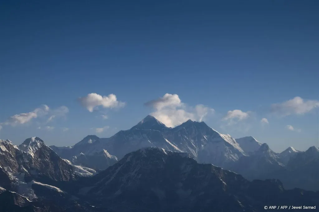 Helikoptervluchten naar streek van Mount Everest gestopt