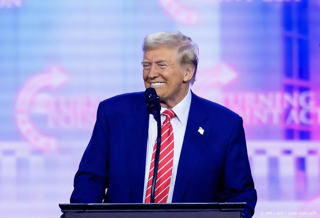 CNN: Trump overweegt economische noodtoestand uit te roepen