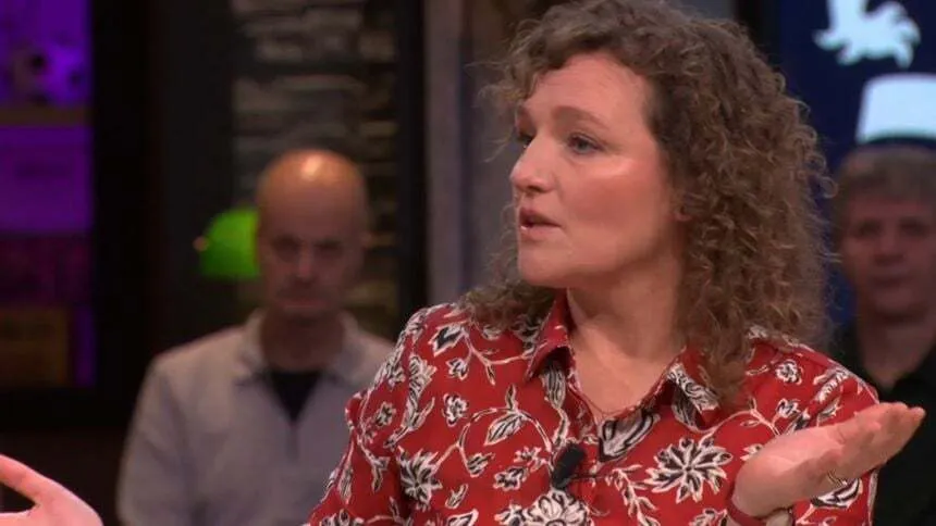 Waarom wordt de toeslagenaffaire niet opgelost? “Omdat er ontzettend veel mensen geld aan verdienen!”
