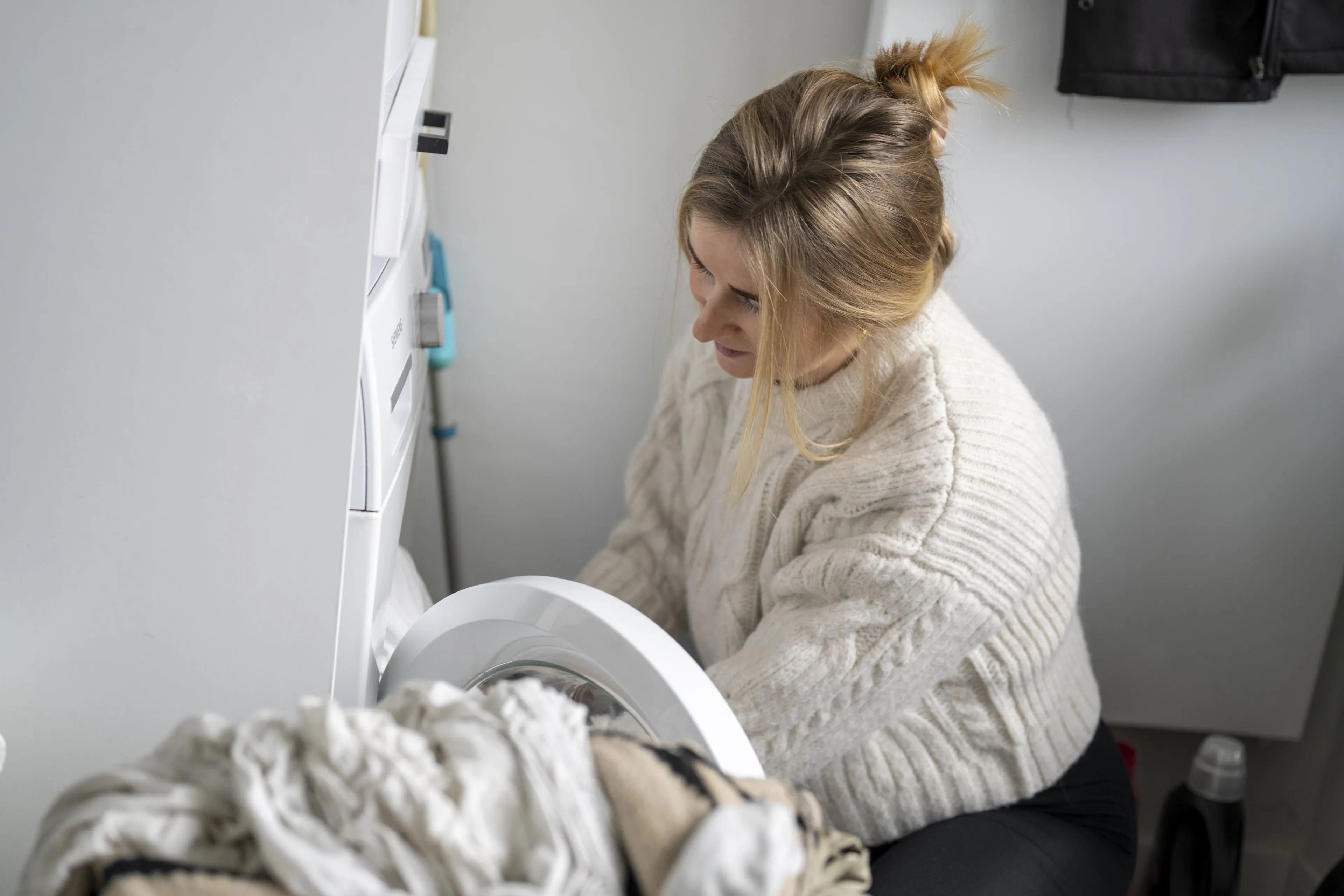 Per ongeluk papier meegewassen? Zo krijg je de pluisjes weer uit je kleding
