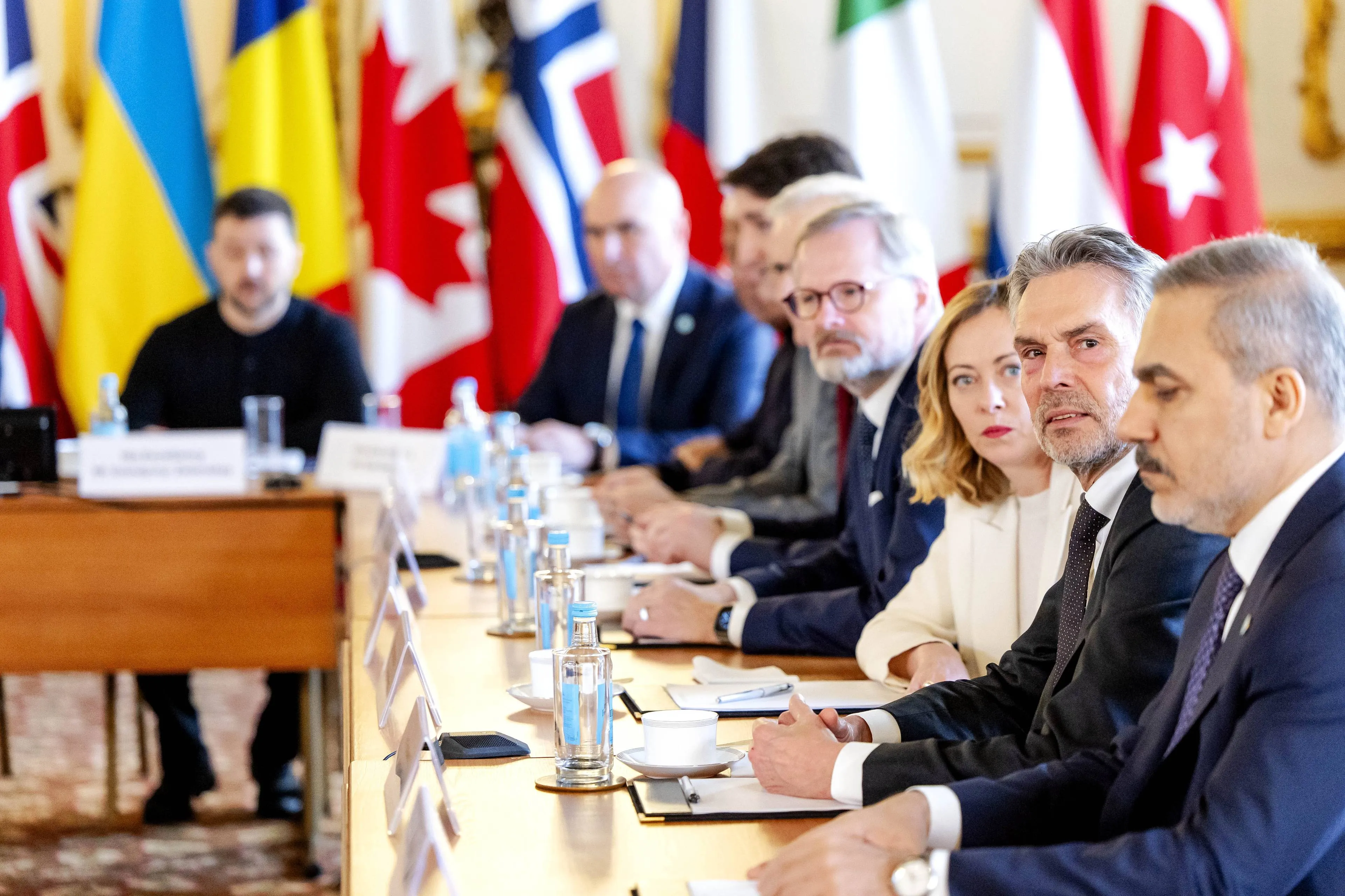 Ursala von der Leyen: 'Europa moet zich voorbereiden op het ergste'. Schoof denkt nog na