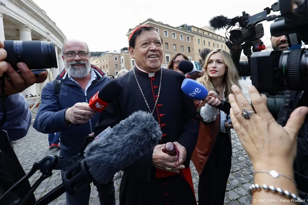 Conclaaf voor pausverkiezing begint op 7 mei