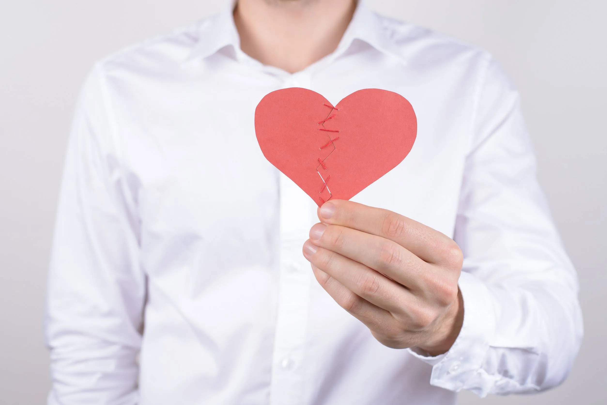 Mannen gaan twee keer zo vaak dood aan ‘gebroken hart’ als vrouwen