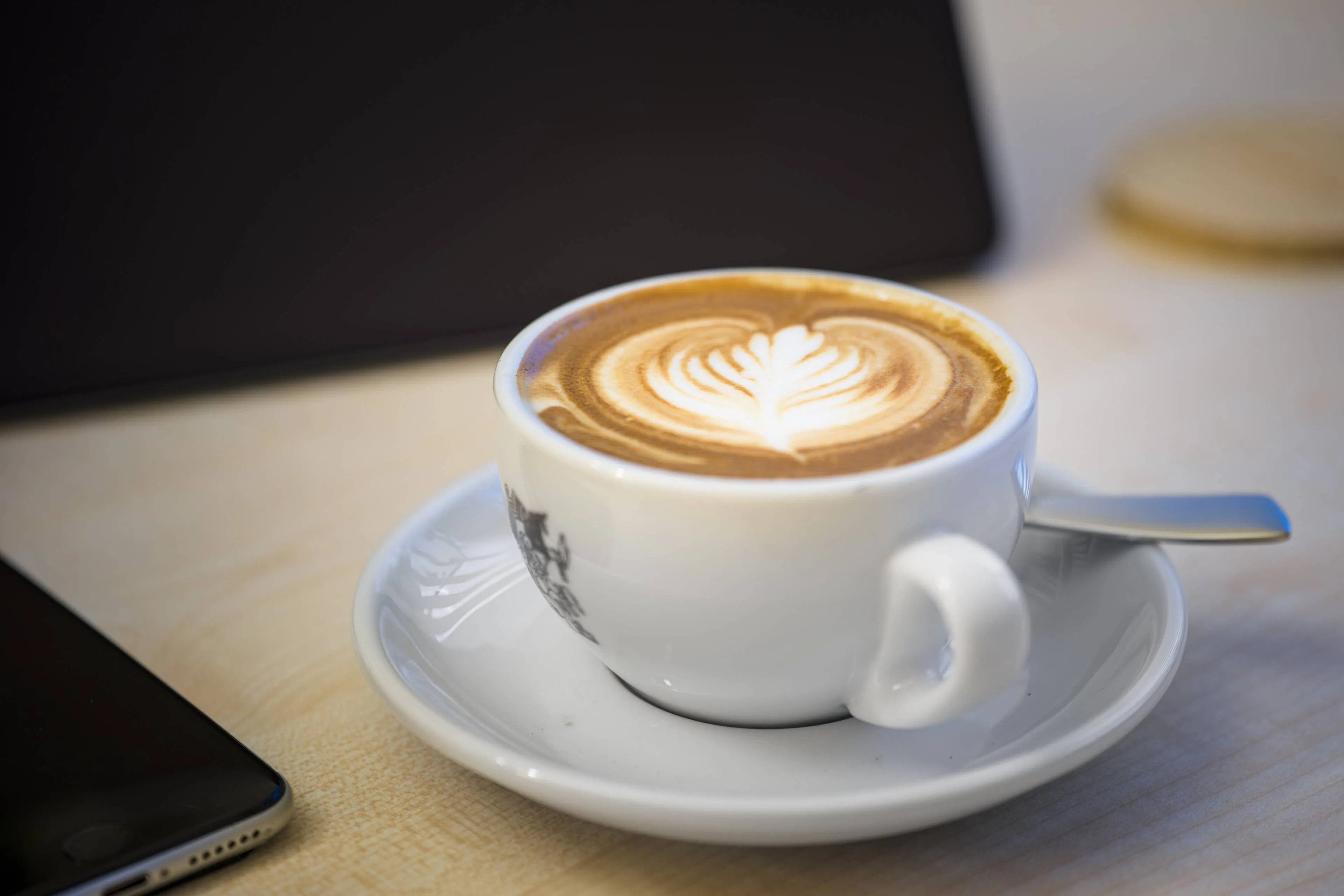 Bizar: je voelt je alleen maar wakkerder door koffie, omdat je gelóóft dat het werkt