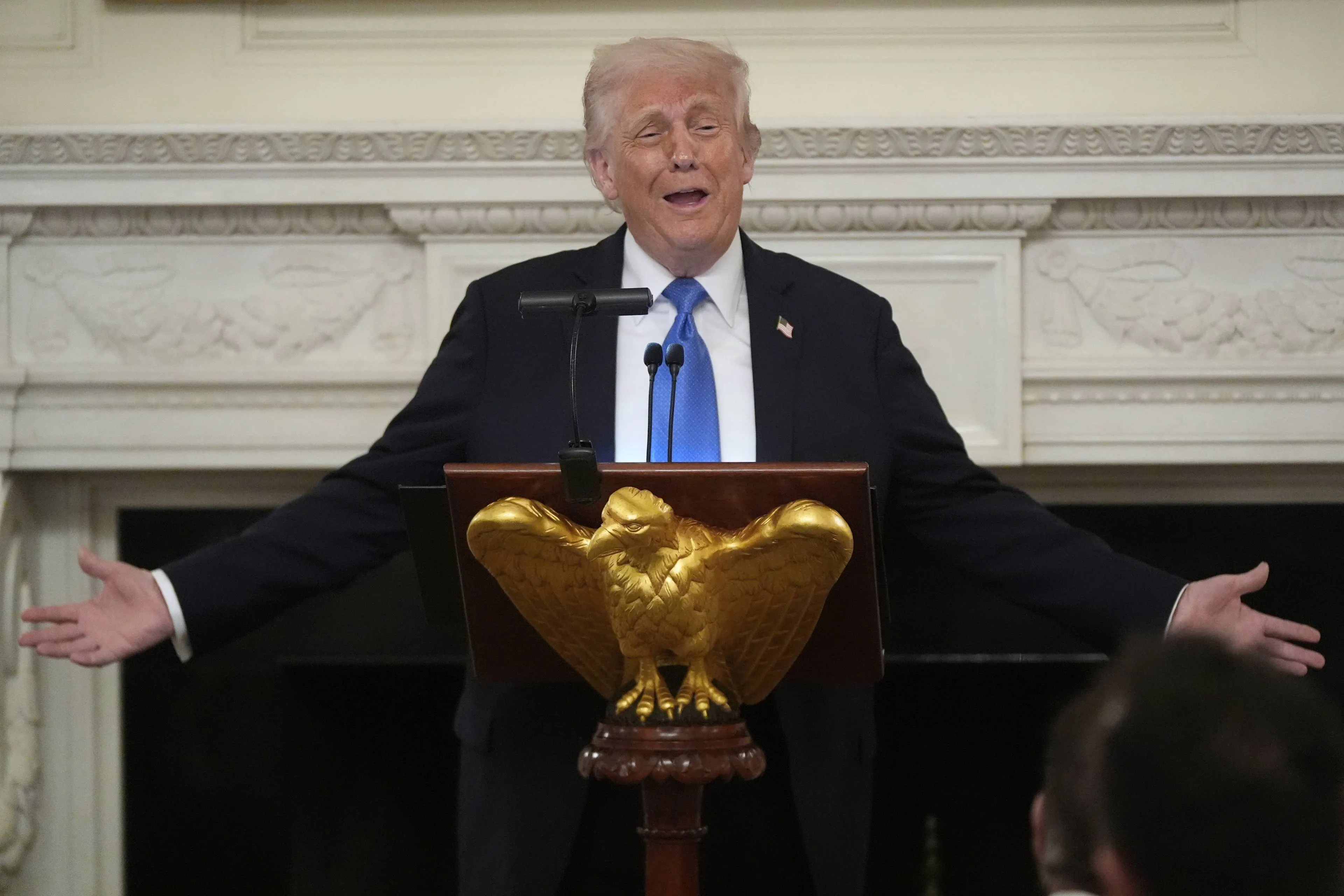 In ruil voor een berg crypto mogen rijke fans naar Trump-feestje: "Ze kopen toegang tot de president"