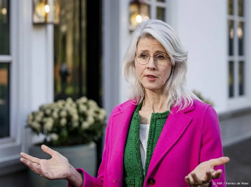 Mona Keijzer vreest dat er te weinig tijd is voor de huurbevriezing