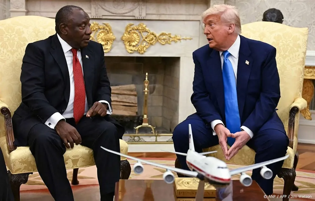 Trump toont Ramaphosa beelden over vermeende genocide Zuid-Afrika