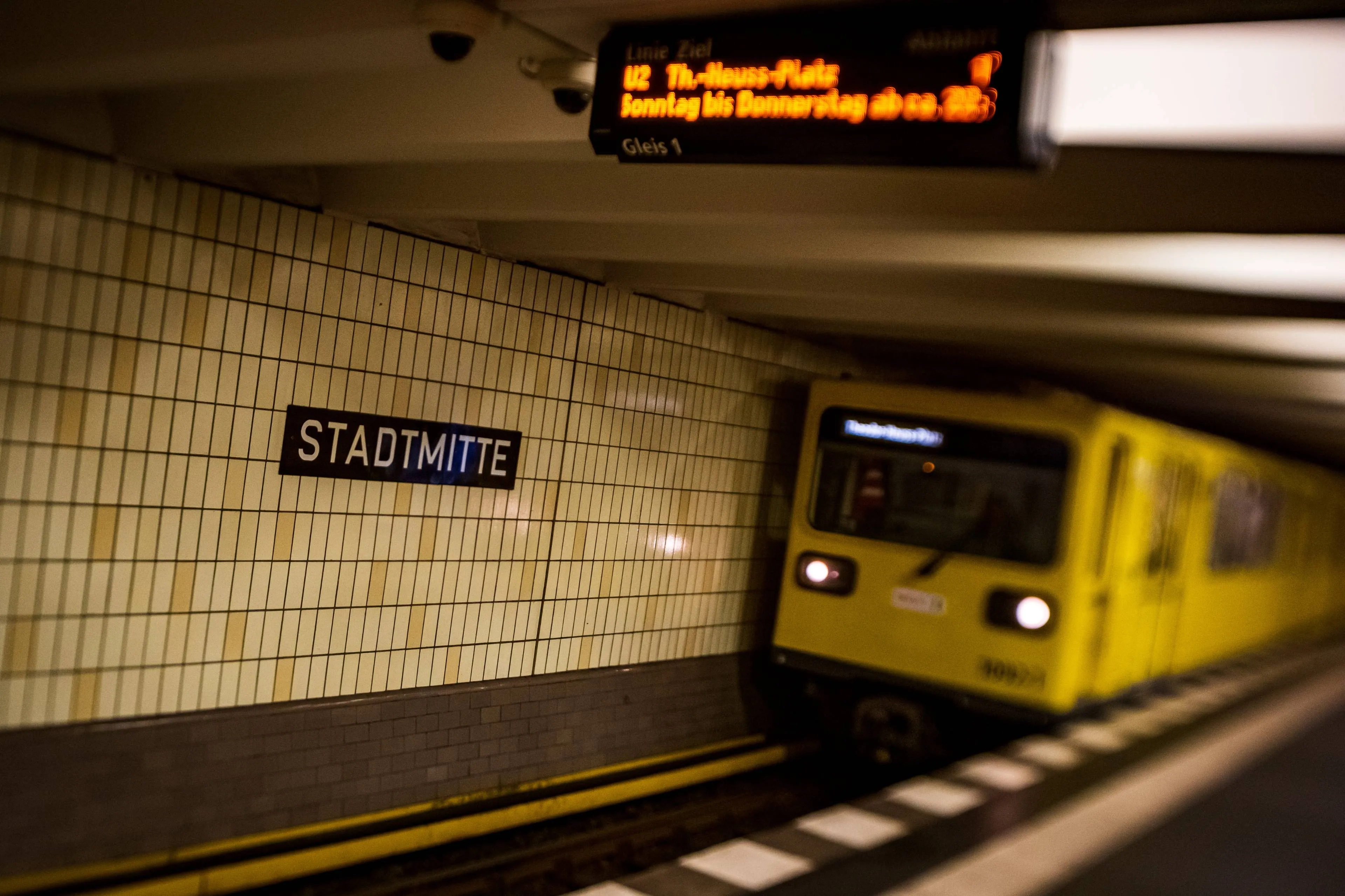 Duitsland vreest de Russen: metrostations en parkeergarages worden omgebouwd tot bunkers
