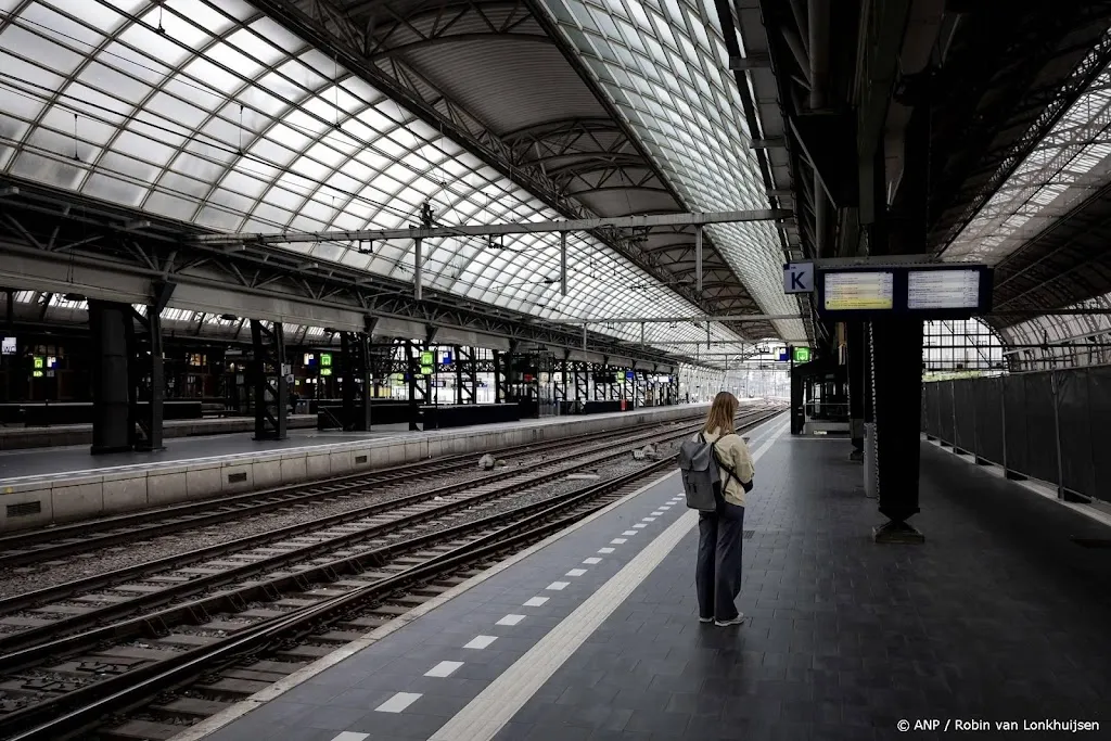 Dinsdag geen NS-treinen in Noord-Holland en Oost-Nederland