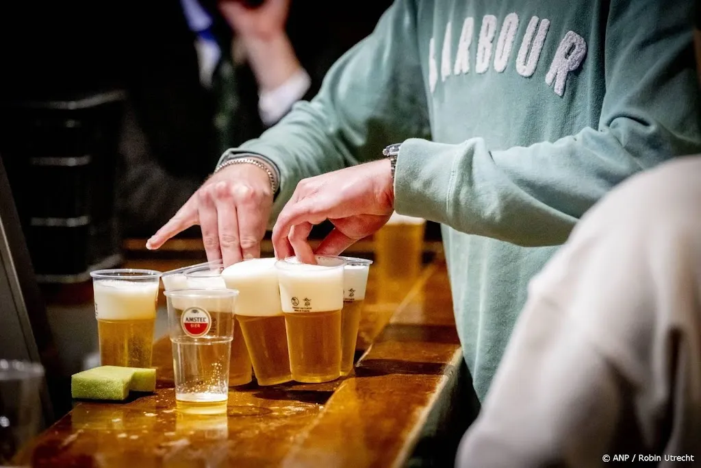 Bijna helft volwassenen dronk vorig jaar weinig of geen alcohol 