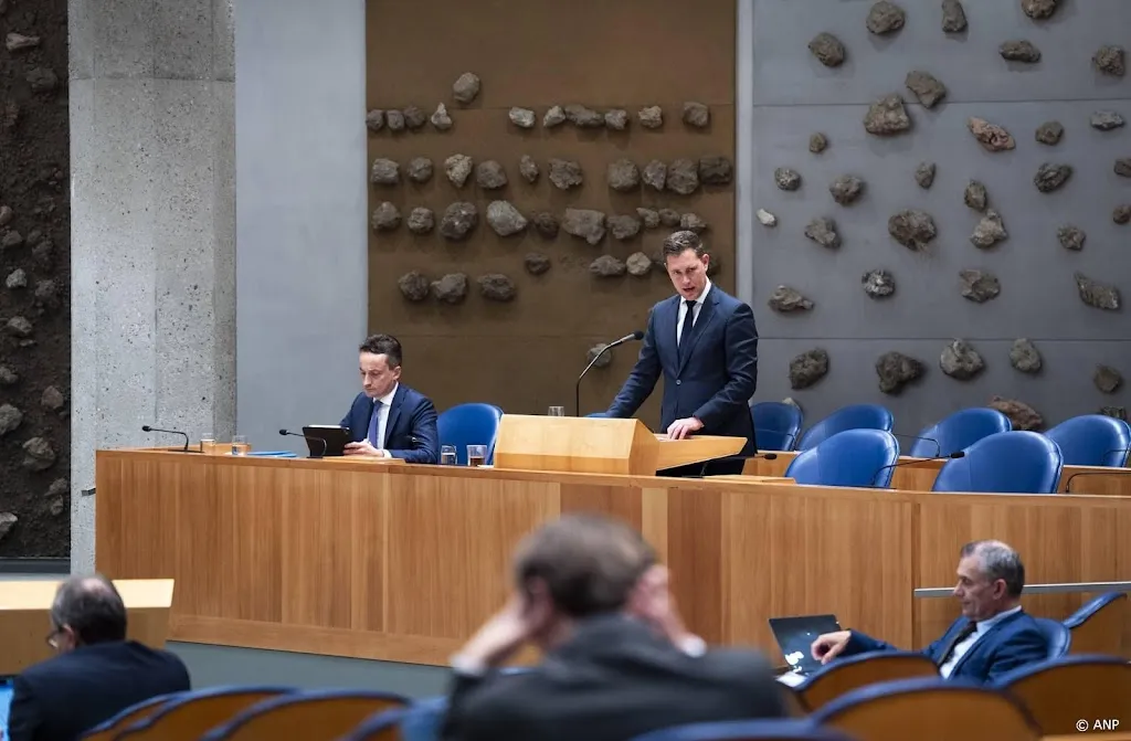 Kabinet kan door met zorgbeleid, wel uitstel debat over jeugdzorg