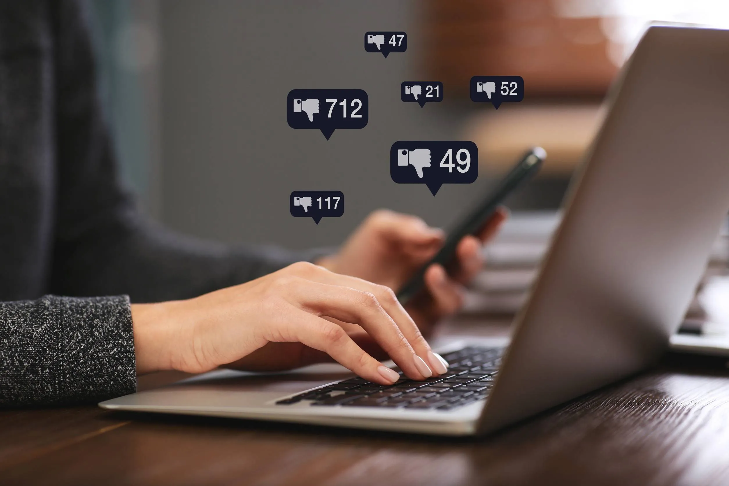 Hoeveel invloed heeft online negativiteit echt op je mentale gezondheid?