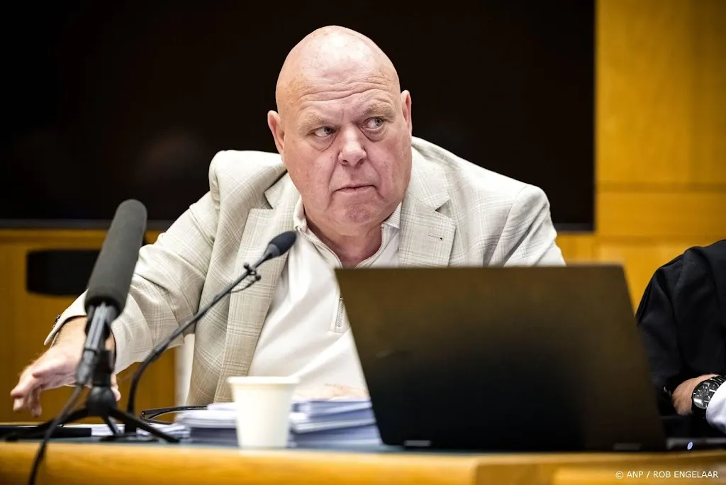 Peter Gillis en advocaat kijken naar andere koper vakantieparken