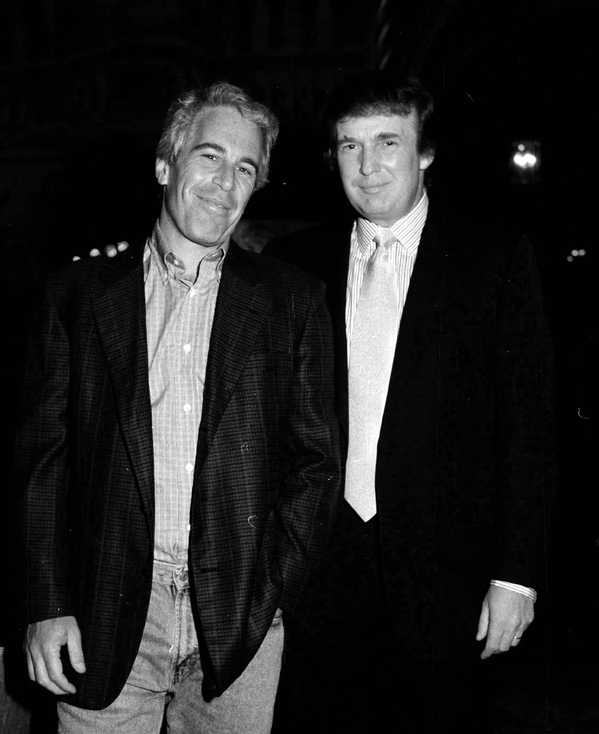 Biograaf: Trump is nu echt doodsbang voor Epstein