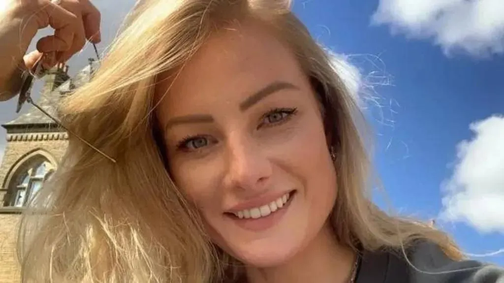 Ervaren Britse skydiver Jade Damarell (32) springt haar dood tegemoet uit liefdesverdriet