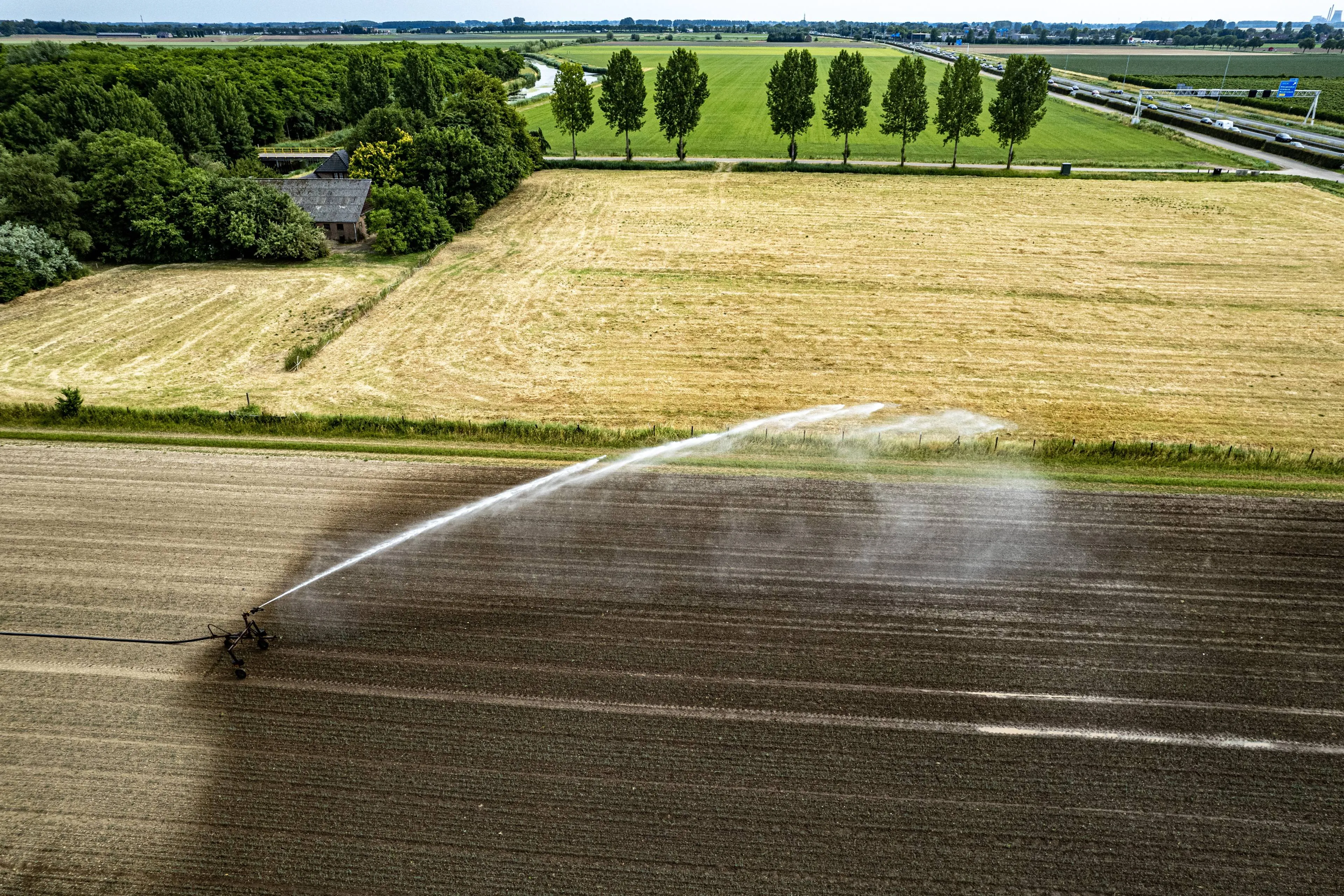 Het meeste schaarse water stroomt naar de landbouw