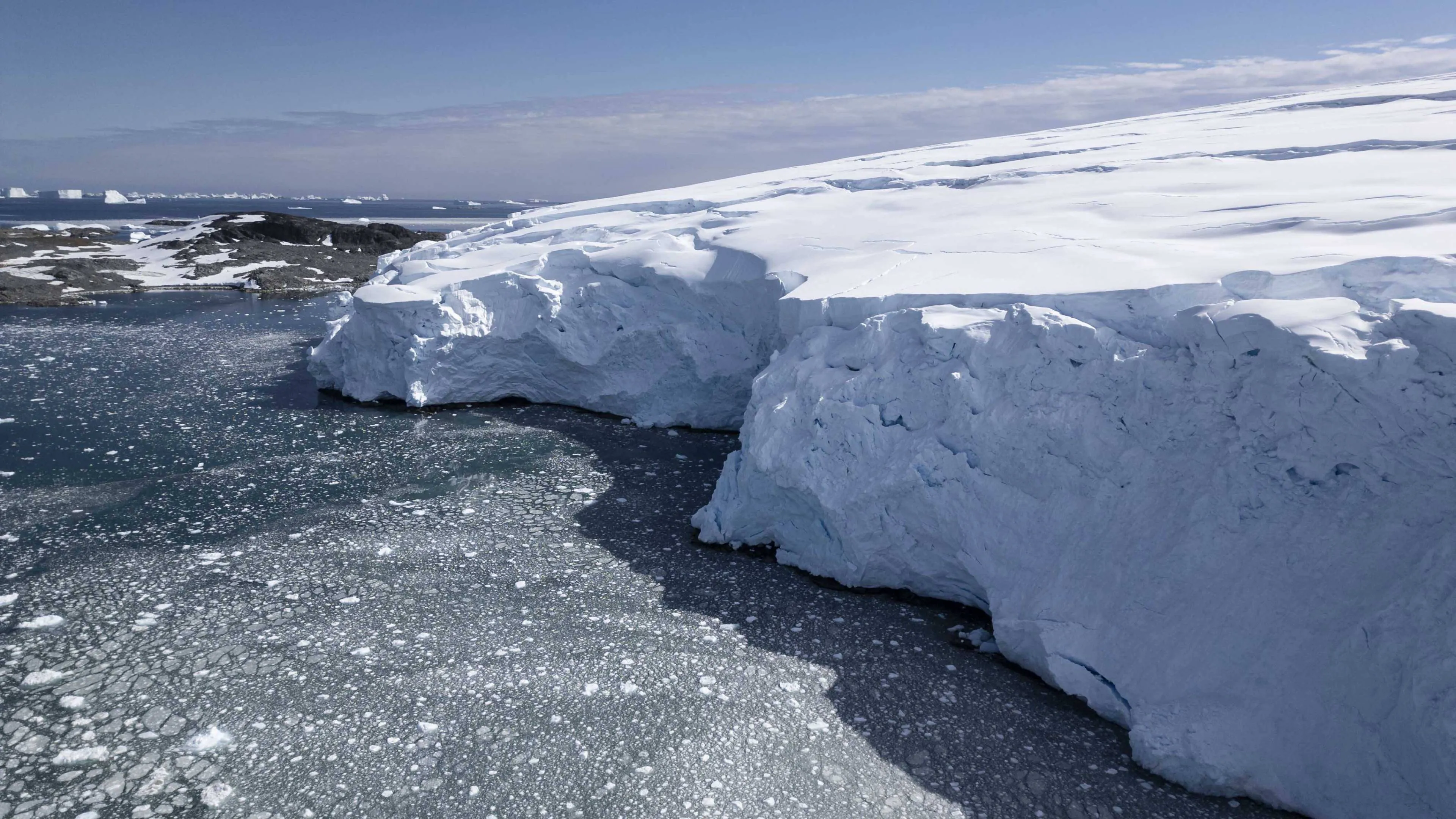 Britse meteoroloog, die in 1959 verdween, is teruggevonden in smeltende gletsjer op Antarctica