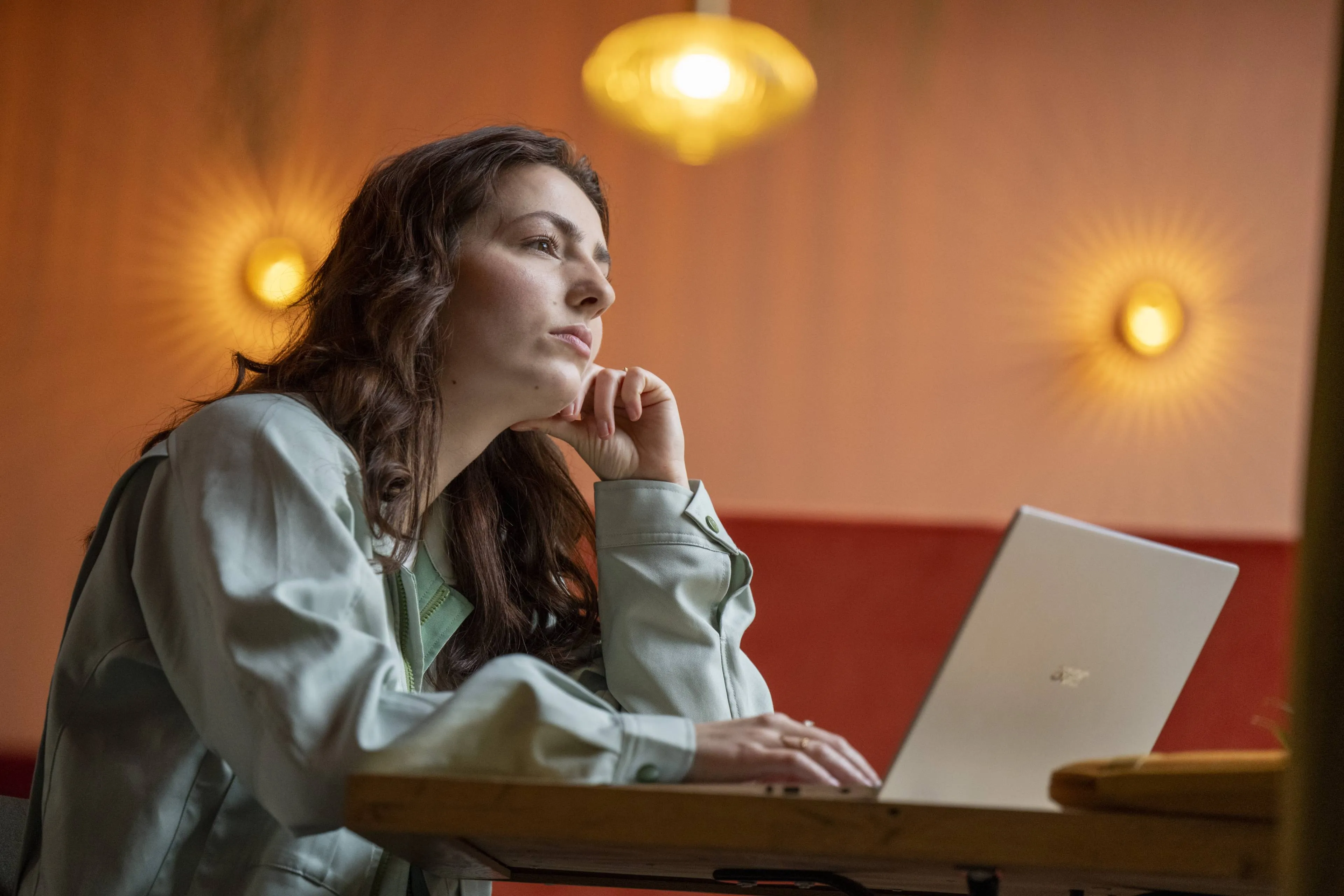 Vijf slimme trucs om minder te piekeren en sneller te beslissen
