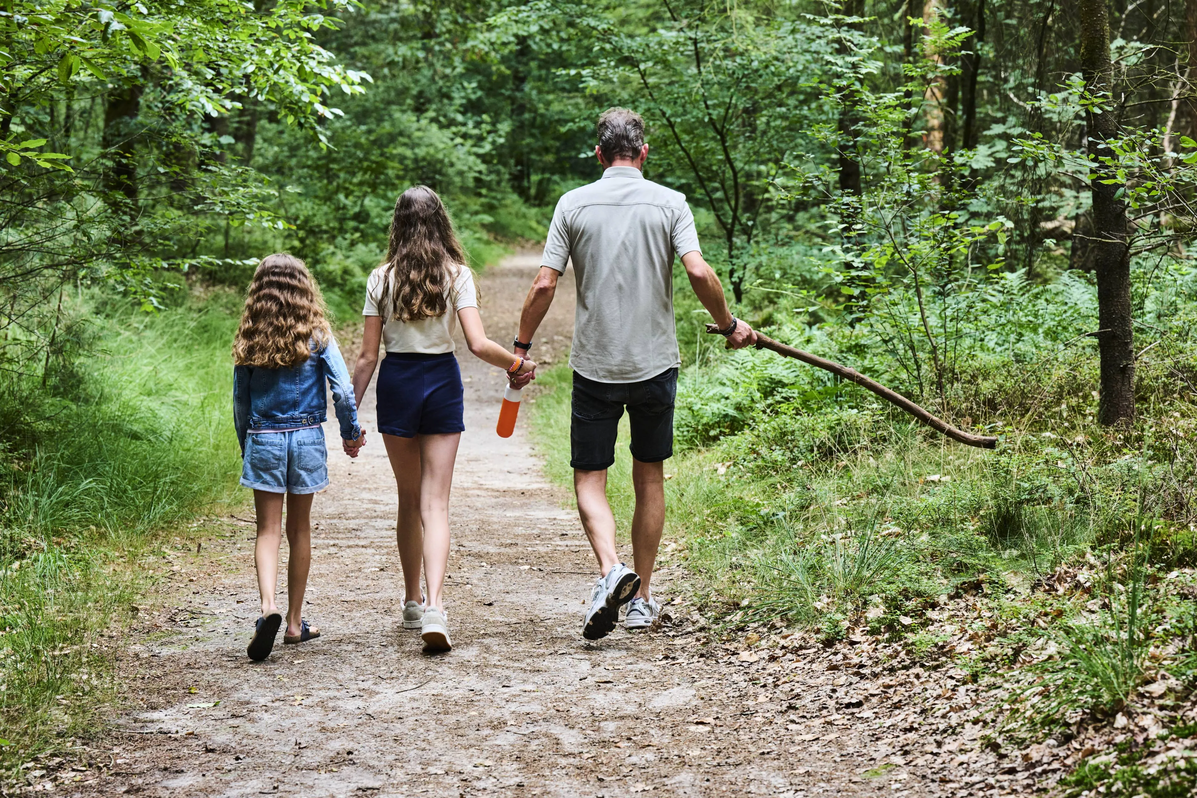 Stop met rustig wandelen: flink doorlopen is véél beter voor je gezondheid