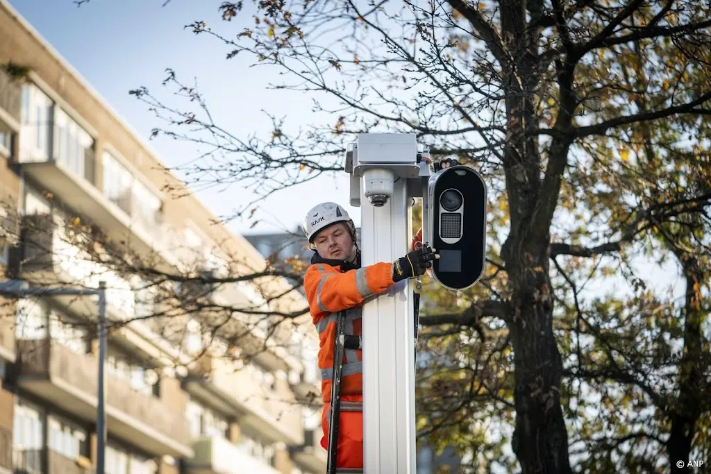 Deel flitspalen uit door ICT-problemen bij OM