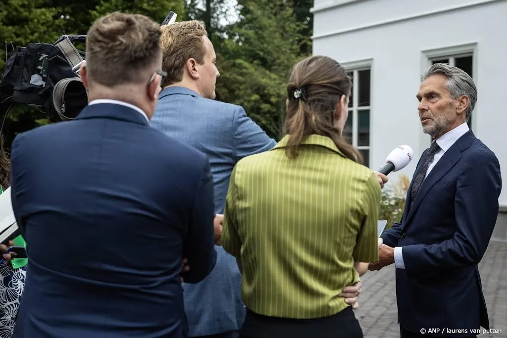 Schoof doet nog maar eens een cliché: gesprek tussen Zelensky en Trump is belangrijke stap