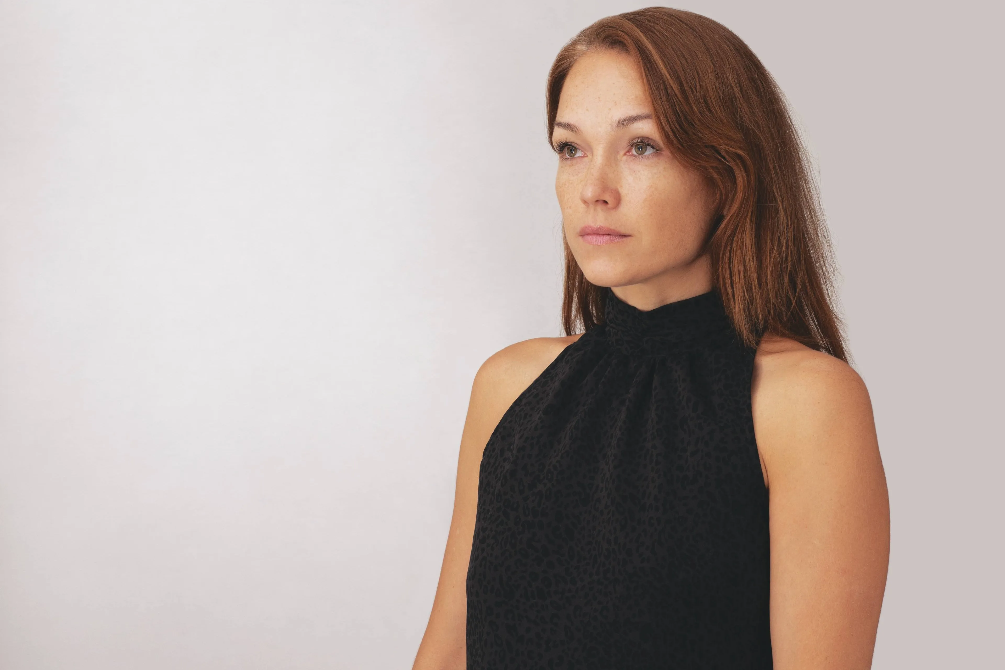 Ze hadden “alles om gelukkig te zijn” en toch zijn ze weggegaan: de 5 redenen waarom vrouwen hun man verlaten na hun veertigste