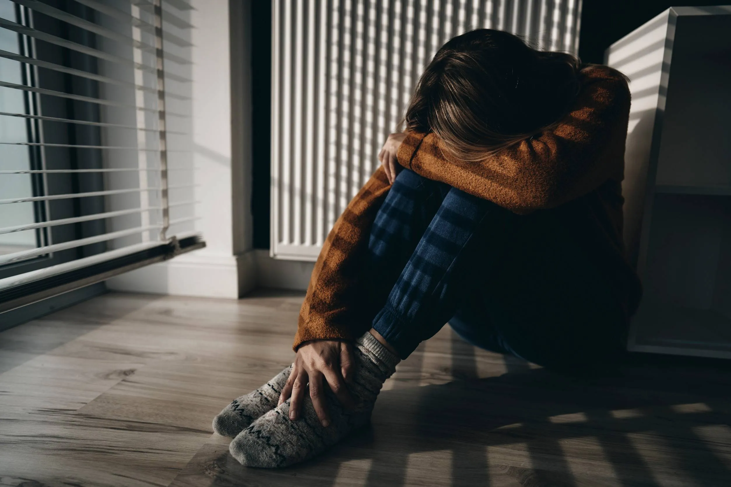 De midlifecrisis is voorbij, maar er kwam iets ergers in de plaats: jongeren lijden nu het meest