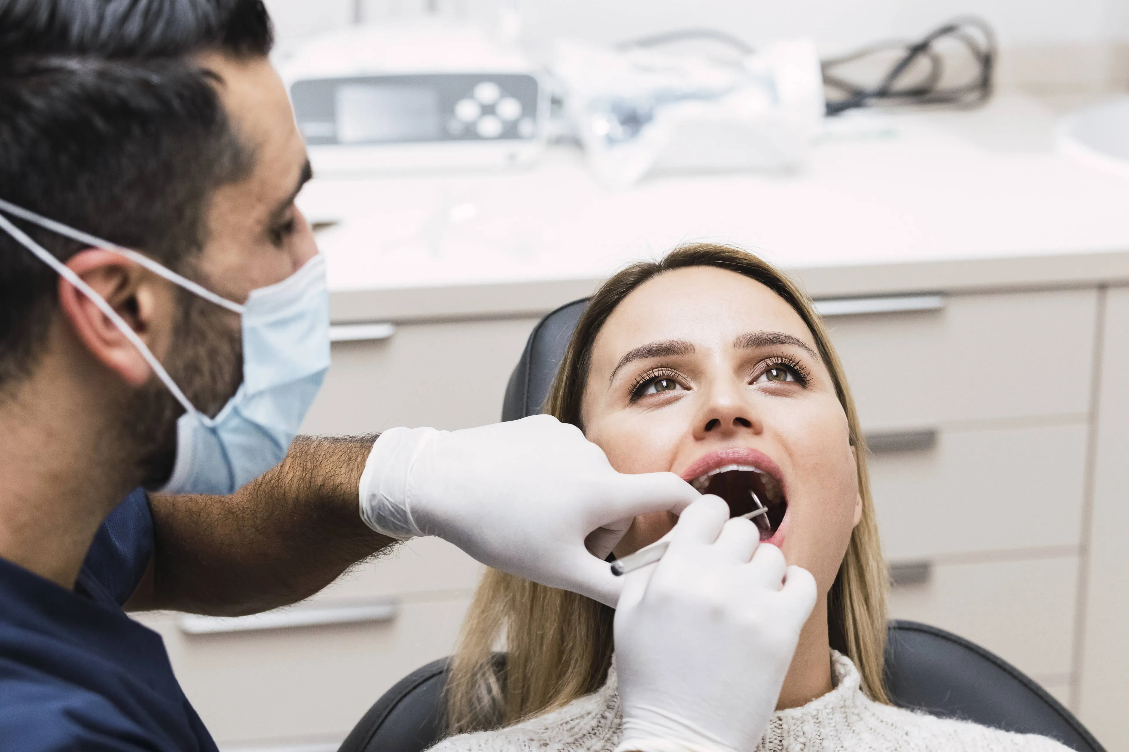 Steeds meer mensen gaan naar de biologische tandarts: wat is het voordeel?