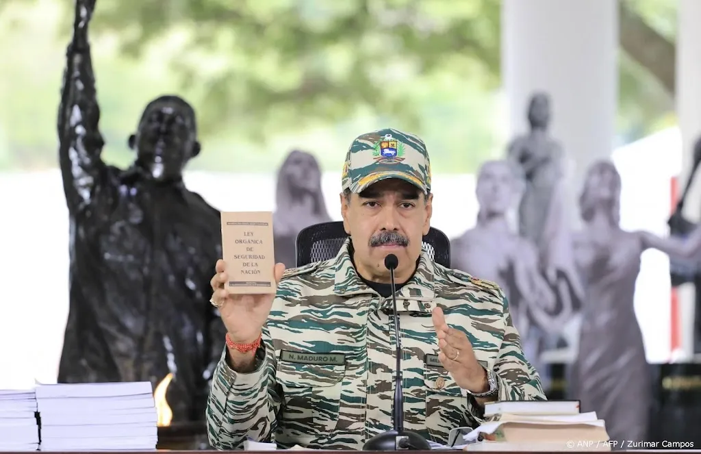 Maduro roept bevolking op schietlessen te nemen