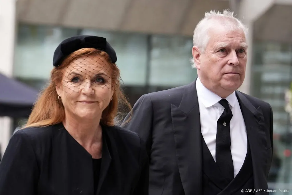 Sarah Ferguson weg als beschermvrouwe hospice om Epstein-mail