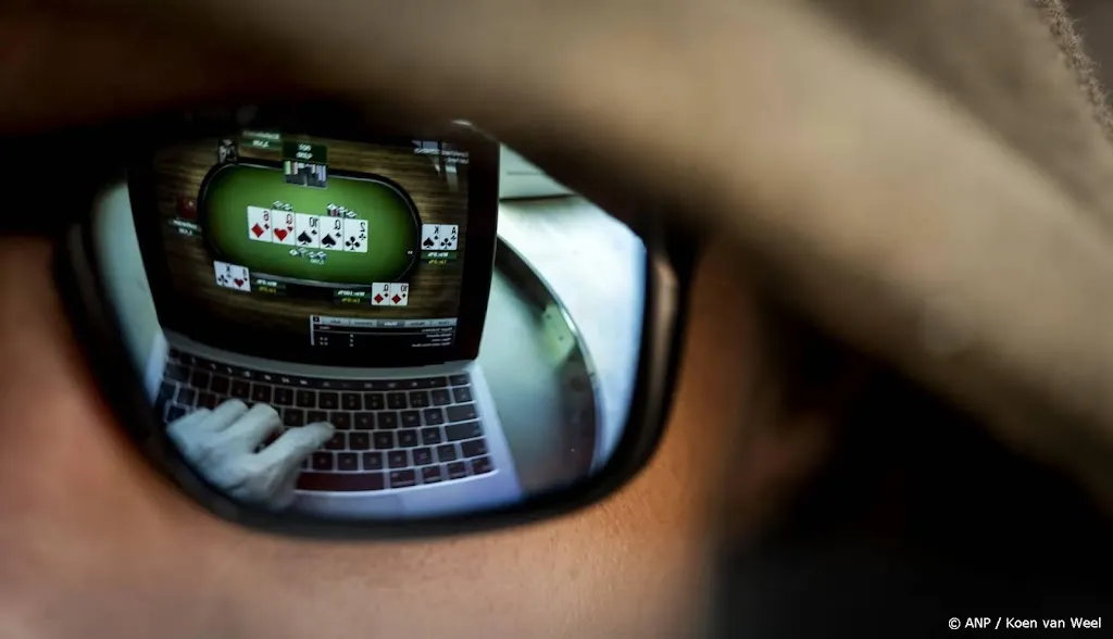 Ksa dreigt drie influencers boete op te leggen om illegaal gokken