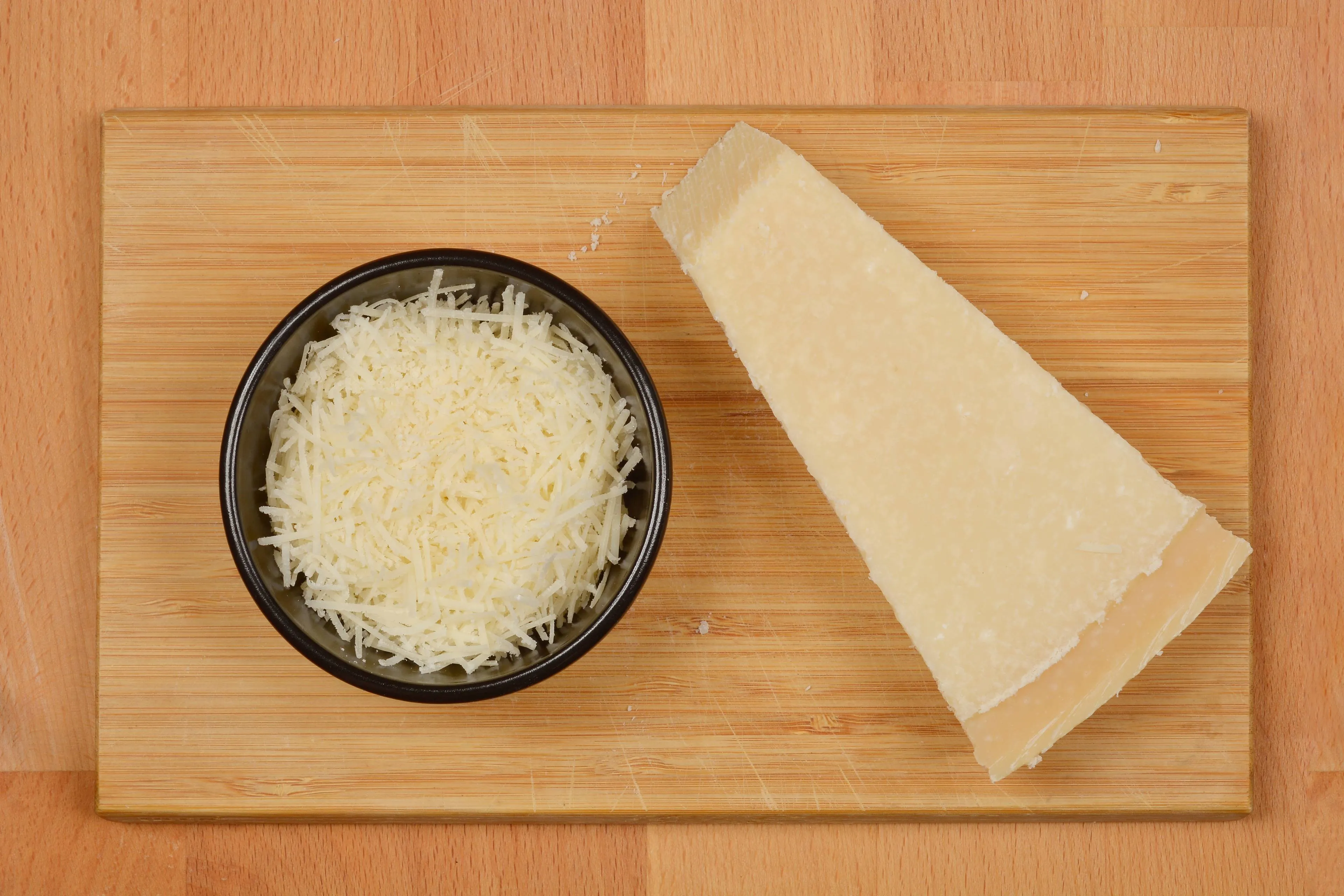 Waarom je kaas veel beter zelf kunt raspen