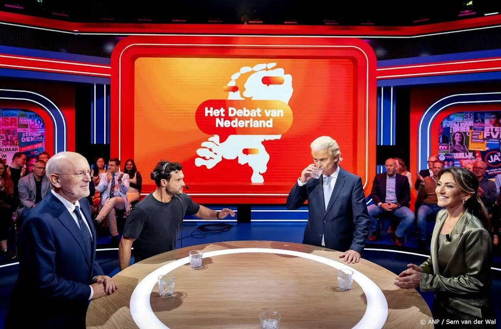 Timmermans en Wilders botsen over voorrang statushouders