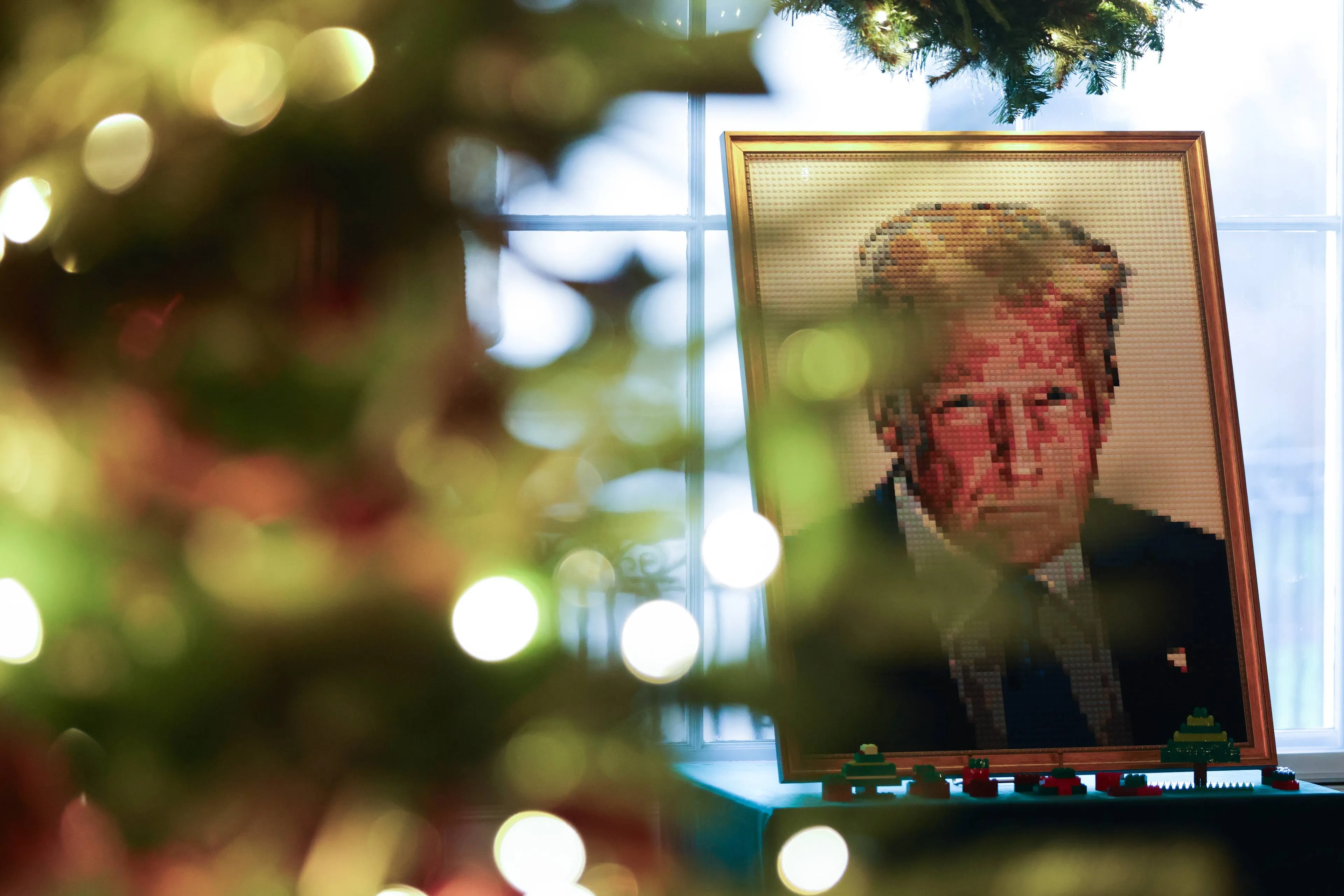 Geïsoleerde president: hoe Trump zich steeds verder van de werkelijkheid afsluit