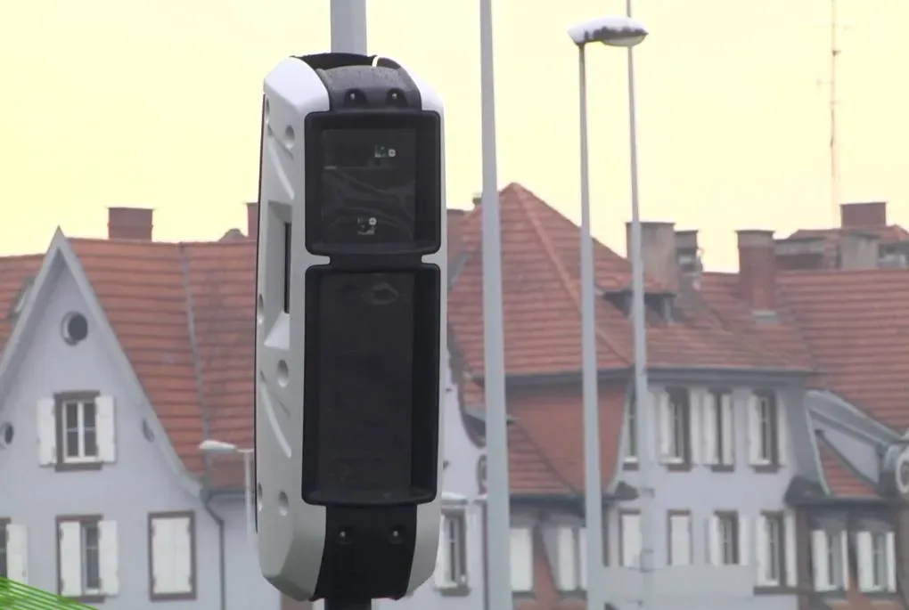 Let op deze superflitspalen in België: 'AI-monsters' kunnen je veel geld kosten