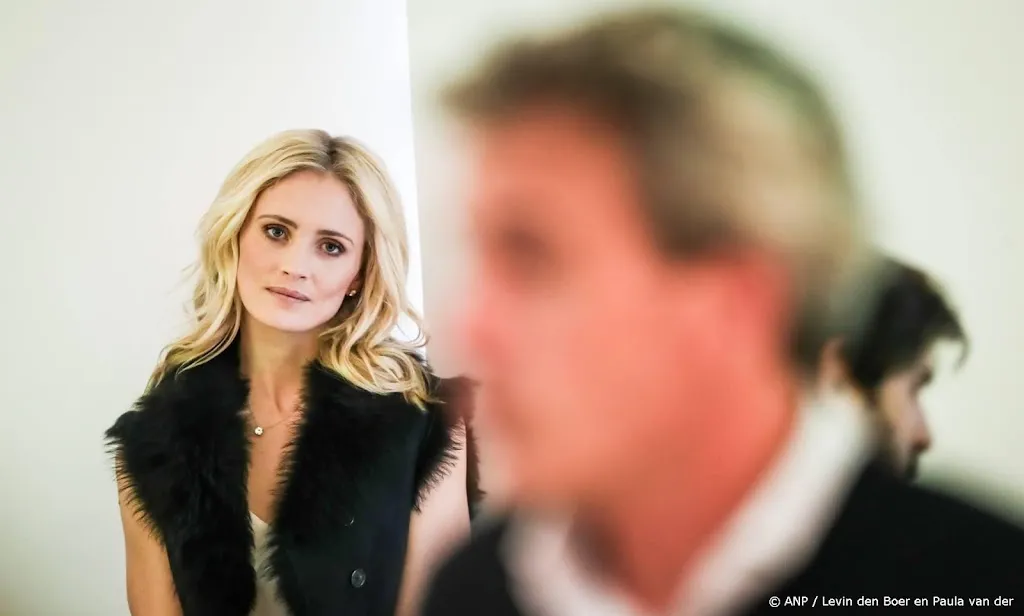 Model Yfke Sturm heeft spijt van contact met Epstein