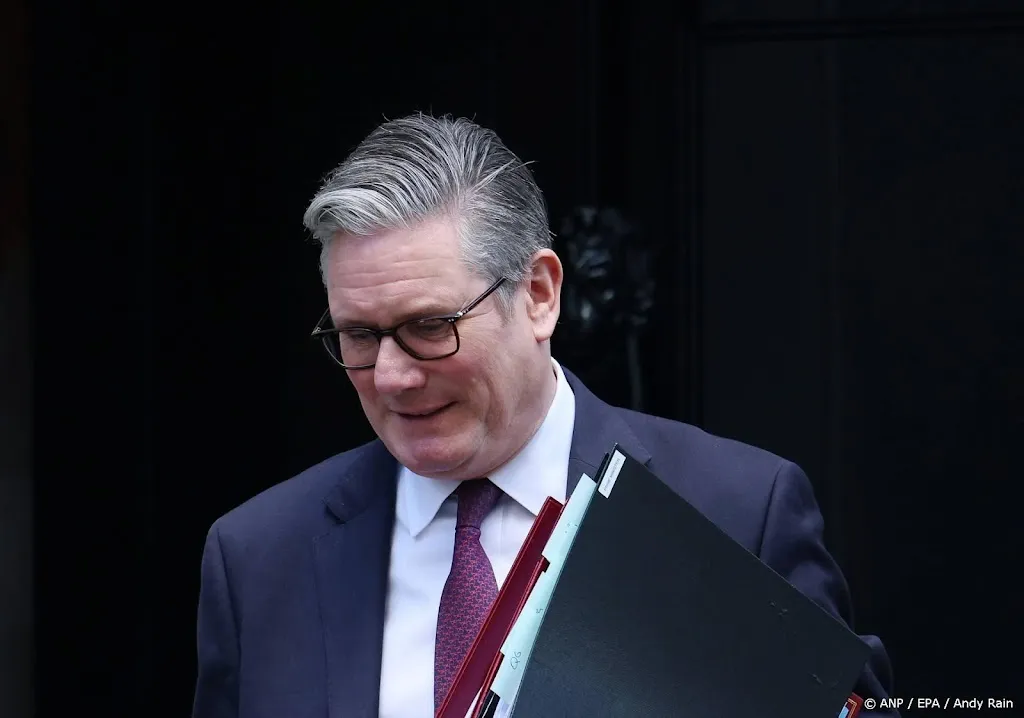 Oppositie ziet 'uitstel van executie' voor geplaagde Starmer 