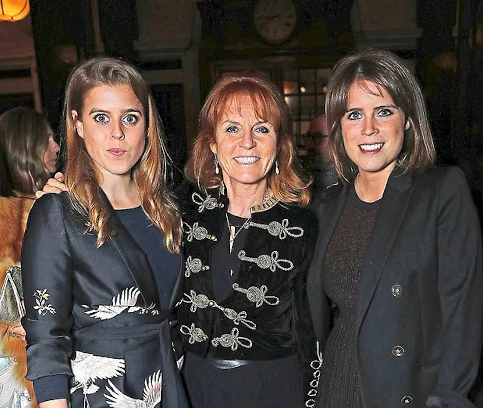 Sarah Ferguson is in de Verenigde Arabische Emiraten en beraamt een verbluffende comeback