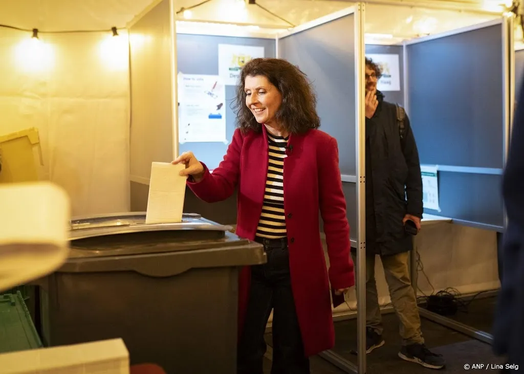 Goede opkomst bij nachtelijk stemmen in meerdere gemeenten  