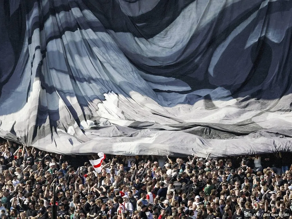 Arrestaties bij duel Feyenoord-Ajax, merendeel voor discriminatie