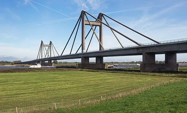 Prins Willem-Alexanderbrug (Wikimedia)