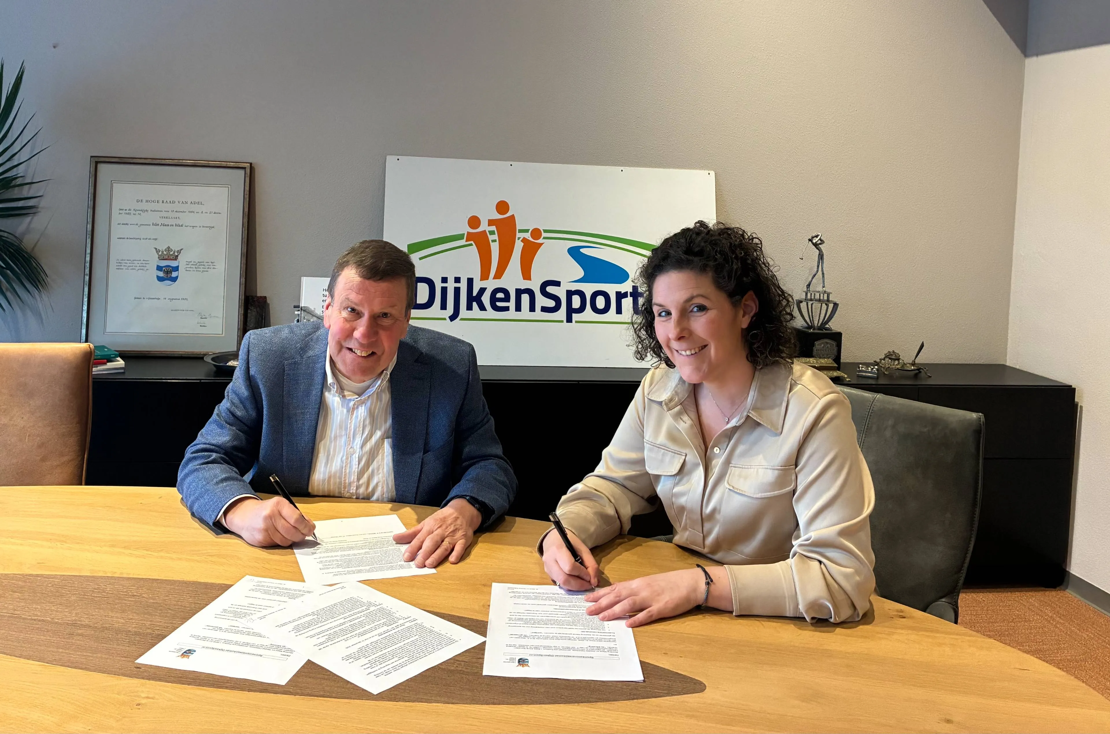 Ondertekening sponsorovereenkomst