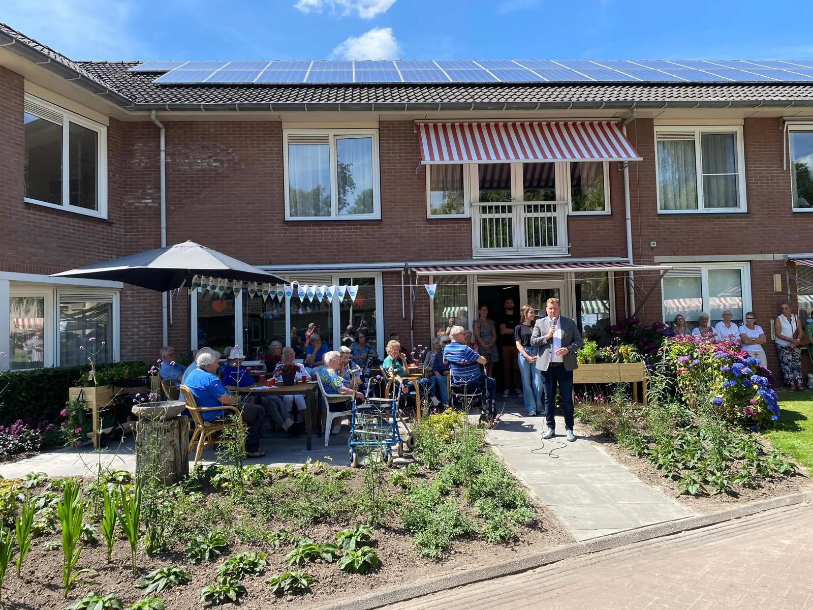 Feestelijke opening Beleeftuin bij ZZWD in Diever groot succes