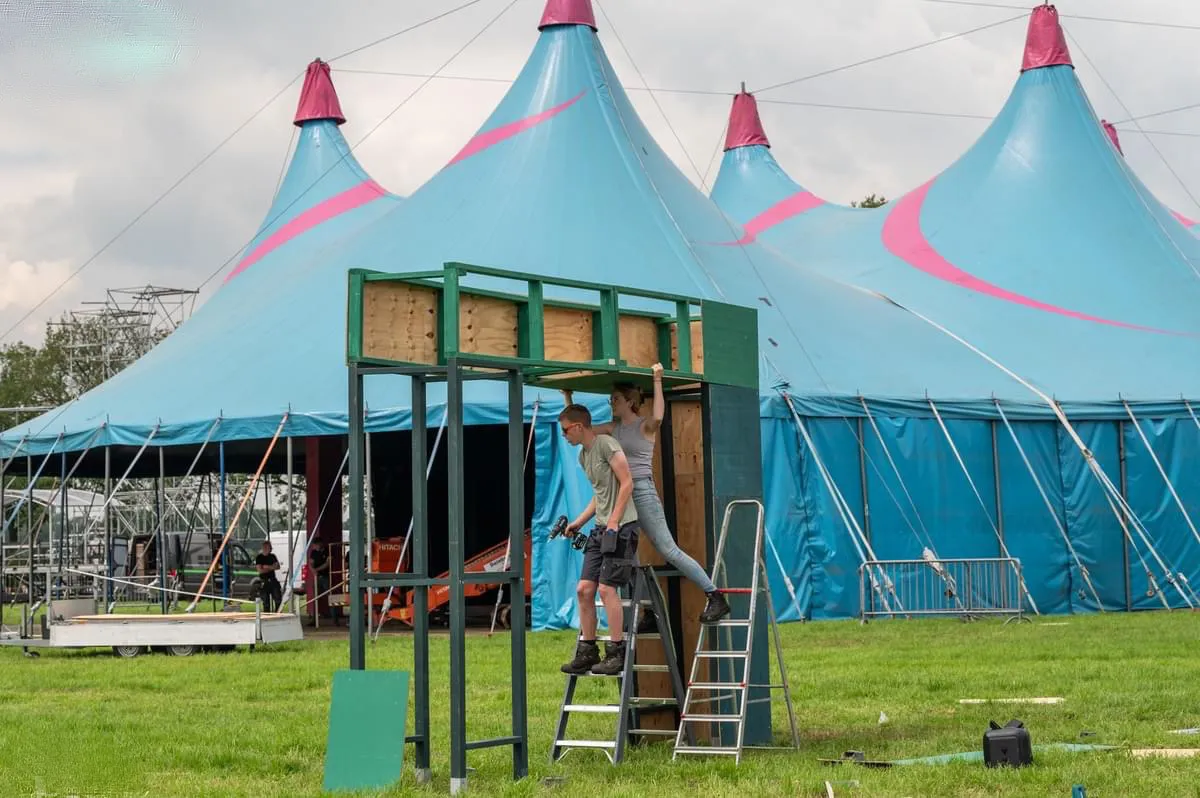 Crisis Cross festival brengt de bezoekers uit en thuis