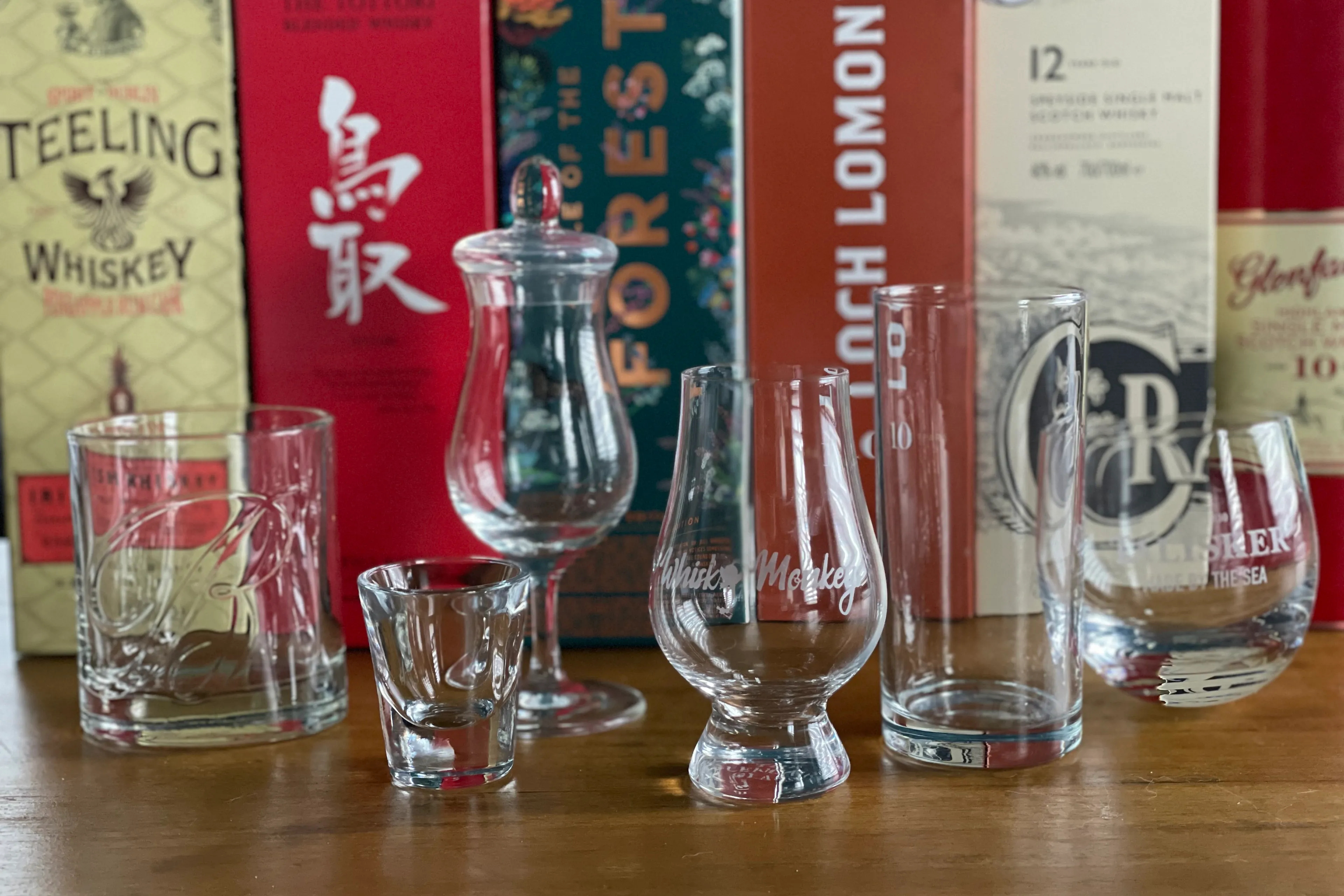 Alle soorten whiskyglazen op een rij