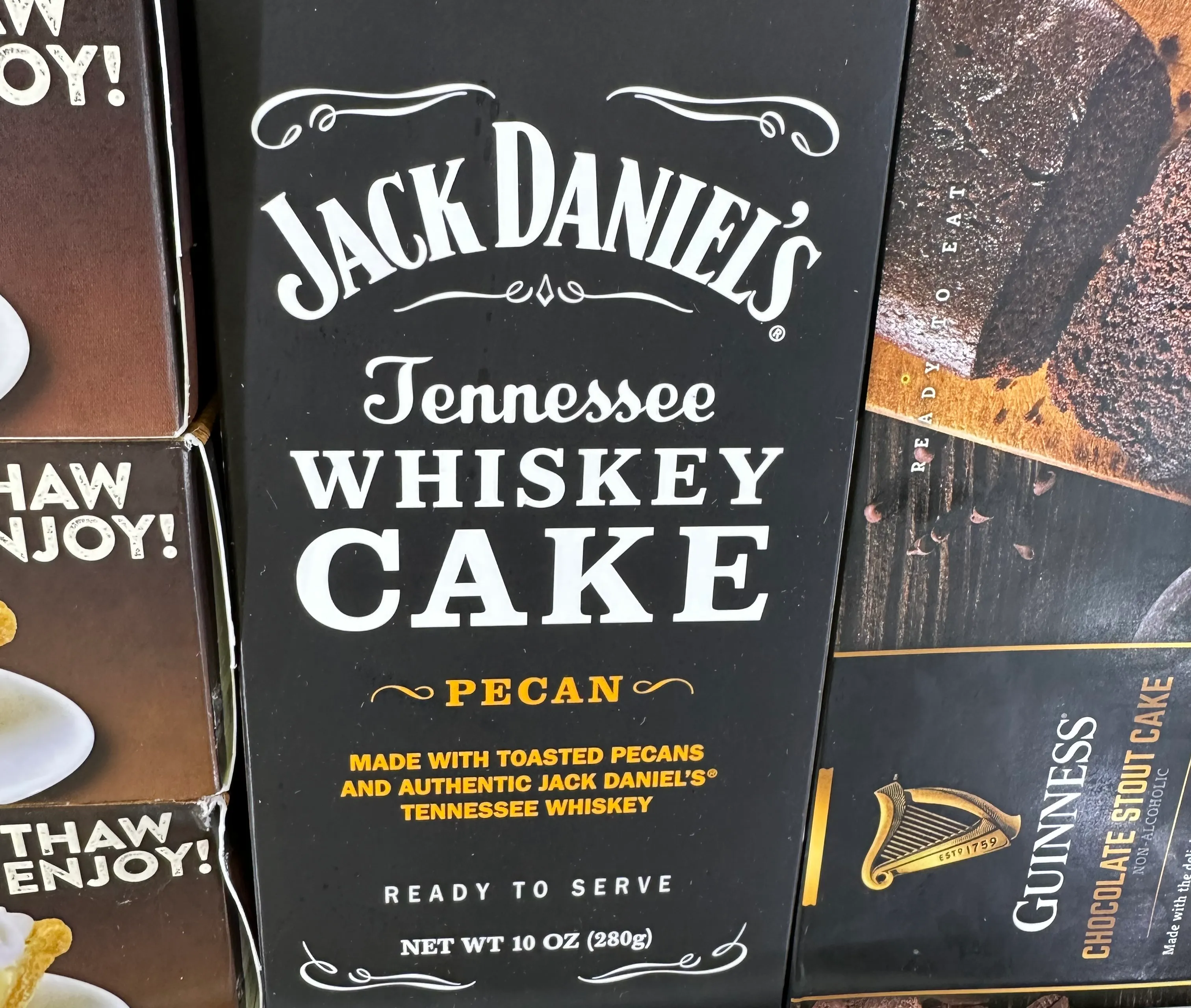 Whisky Food & Drinks: whiskycake in vriezer in supermarkt in Panama