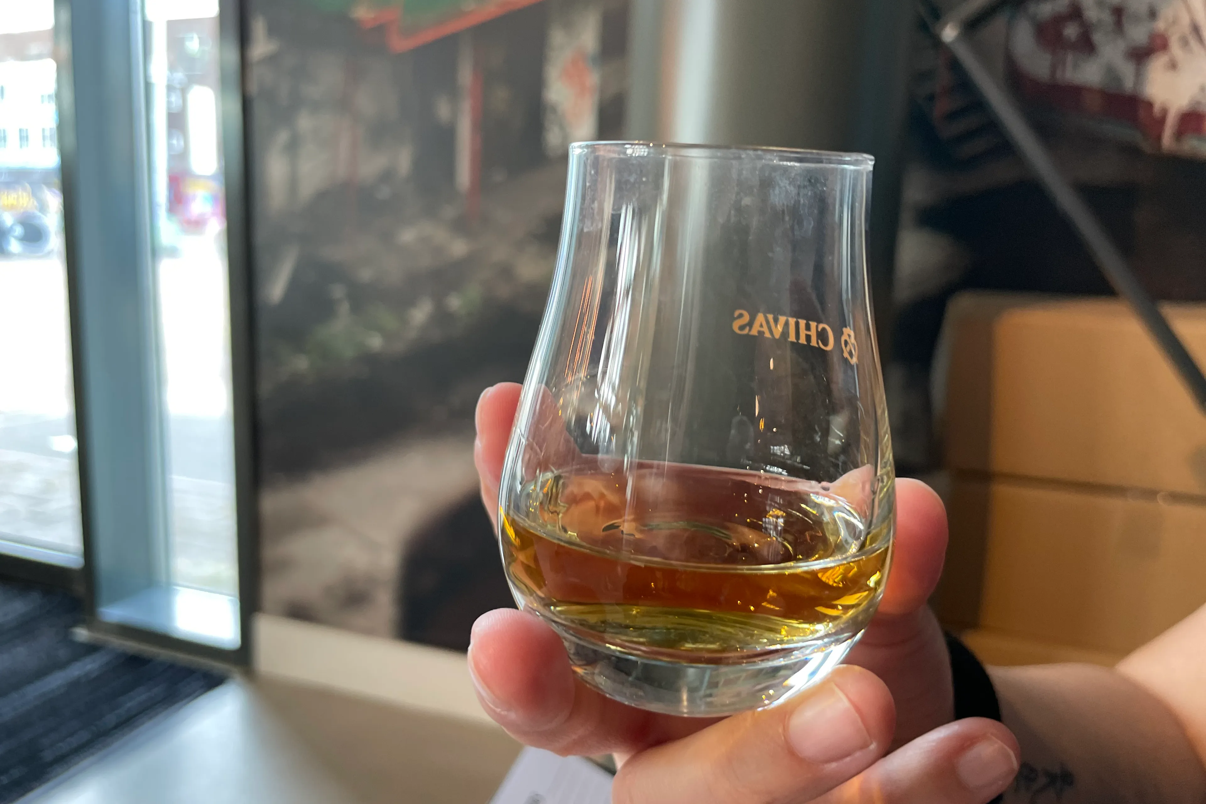 Deze zanger trad jarenlang op met een halve fles whisky achter de kiezen